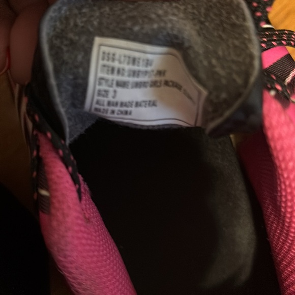 Umbro Kids Pink Cleats size 3 - Picture 6 of 8